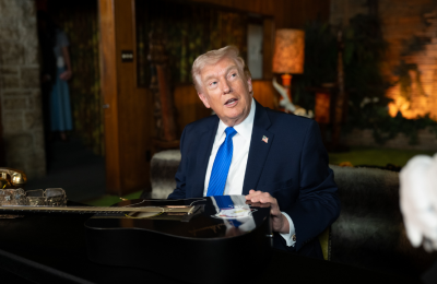 Trump dice que discute detalles finales de acuerdo de paz con Irán que se anunciará pronto y que se reabrirá el estrecho de Ormuz