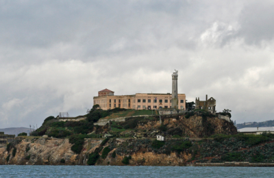 Trump pide US$ 152 millones para reabrir Alcatraz como prisión de máxima seguridad, a 63 años de su cierre