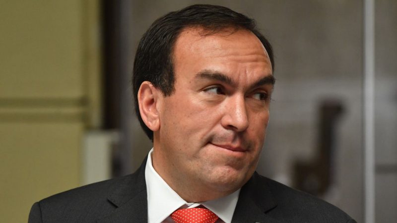 Felipe Donoso (UDI), la mano política que Quiroz incorporó a su equipo negociador tras difícil estreno en el Congreso