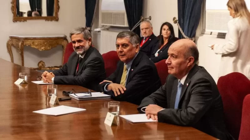 Interior y Segundo Piso: Sobre el problema de coordinación del gobierno de Kast. Por Kenneth Bunker