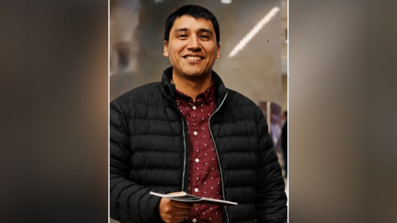 La doble vida de Álvaro Quinchanao, el jefe de un programa de salud mental a quien la CAM reivindicó como “weichafe”