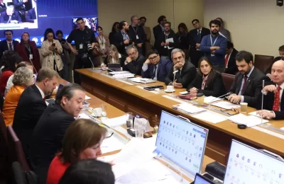 Comisión de Hacienda: Así fue la tensa sesión que invalidó mayoría de las 1300 indicaciones opositoras a Plan Quiroz