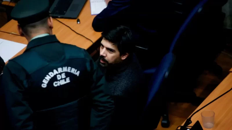 Los días de Joaquín Lavín León en Capitán Yáber, donde comparte pieza con abogado de la trama bielorrusa
