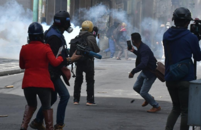 Bolivia: 10 claves de las protestas que amenazan con desestabilizar al gobierno (y cómo frenaría los auspiciosos avances con Chile)