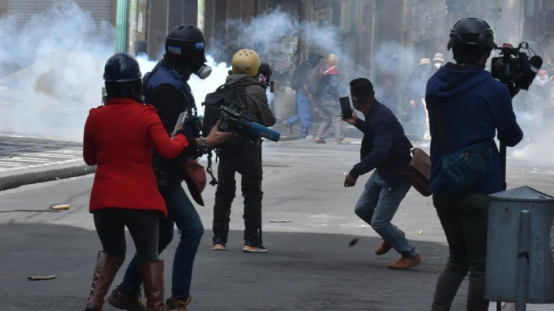 Bolivia: 10 claves de las protestas que amenazan con desestabilizar al gobierno (y cómo frenaría los auspiciosos avances con Chile)