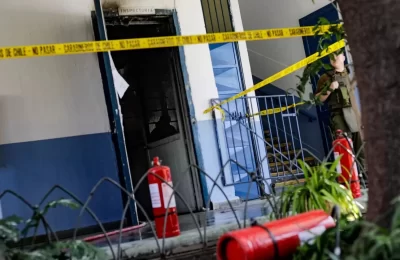 Informe de Contraloría: La silla musical de los violentistas expulsados de liceos emblemáticos