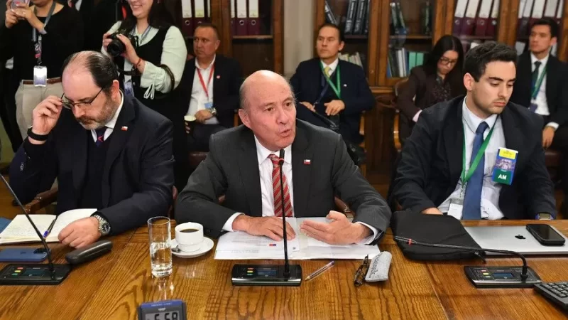 La mesa donde nadie se mueve