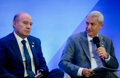 El trasfondo político y económico de la decisión del gobierno de bajar 47 pesos diésel y detener el alza de las bencinas