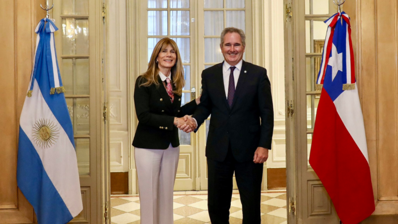 La misión de Ximena Rincón en Buenos Aires para amarrar acuerdo de exportación de gas