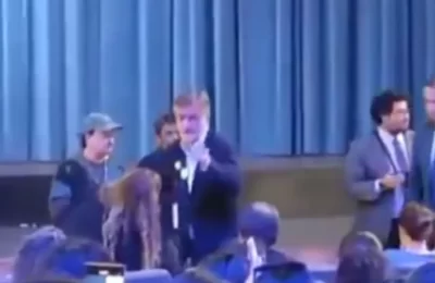 Funas, vandalismo y complicidad política atizan el mismo fuego. Por Sergio Muñoz Riveros