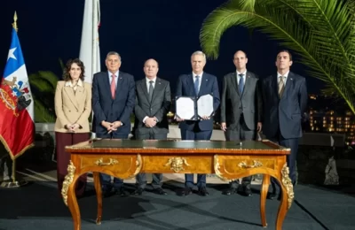 Kast sorprende y pide al Congreso elevar deuda fiscal en US$6.200 millones para financiar 2026
