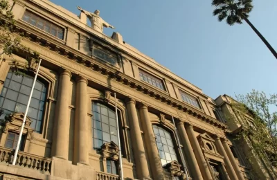 Ranking: cómo la UC consolidó su liderazgo y llegó al segundo lugar de América Latina (y qué pasó con la U. de Chile)