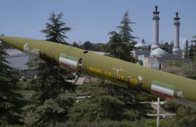 Irán realiza los primeros ataques a Israel desde la tregua de abril y Trump pide a Netanyahu que no responda