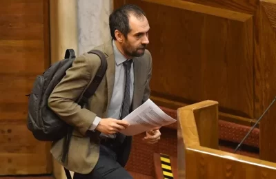 Vuelco en acusación contra Grau: Pese a división inicial, diputados de Chile Vamos se cuadran en bloque tras el libelo